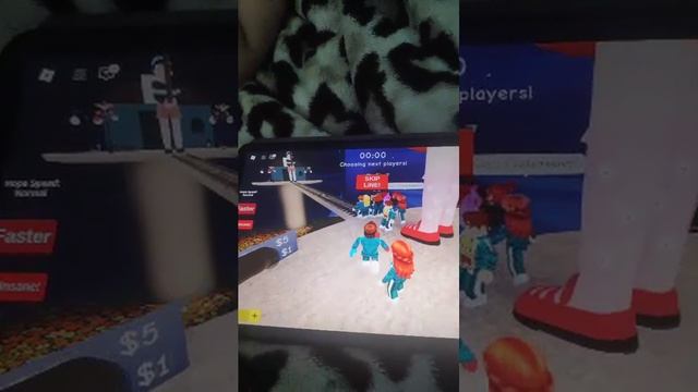 будем играть в Roblox