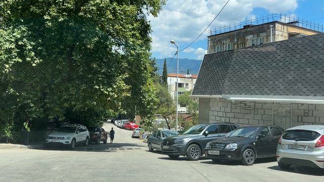 Ялта. Суворовская ул., от рынка Сеченовского до ул. Красноармейской 05.07.25. Крым. Crimea. Yalta. смотреть онлайн