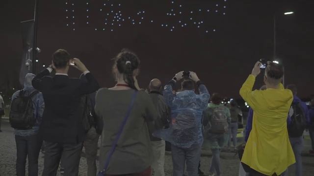 Шоу дронов в Сколково смотреть онлайн