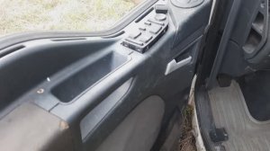 Как снять карту (обшивку, облицовку) двери MAN TGA