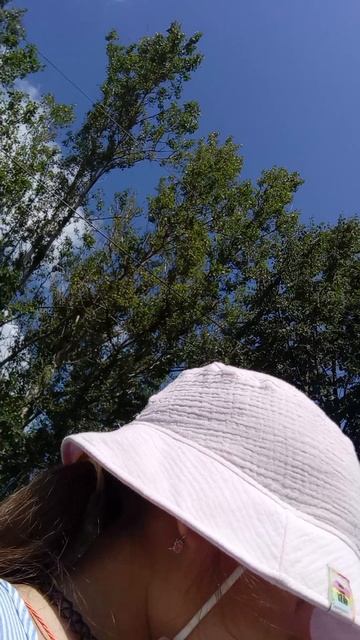 идем из столовой в школу😎