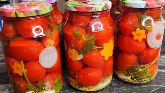 ПРОСТО ЗАЛИВАЮ КИПЯТКОМ. Закрываю по 50 банок! Невероятно вкусный рецепт с ПОМИДОРАМИ на зиму смотреть онлайн
