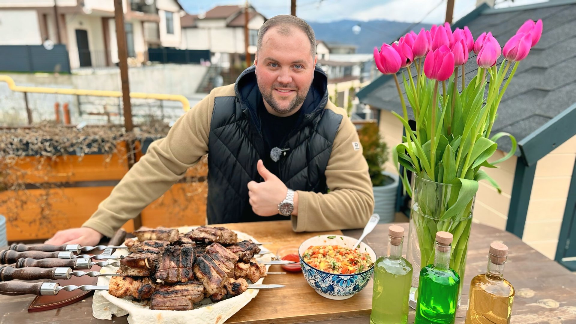 ОТМЕЧАЕМ 1 ГОД КАНАЛУ / ЖАРИМ ШАШЛЫК В СОЧИ смотреть онлайн