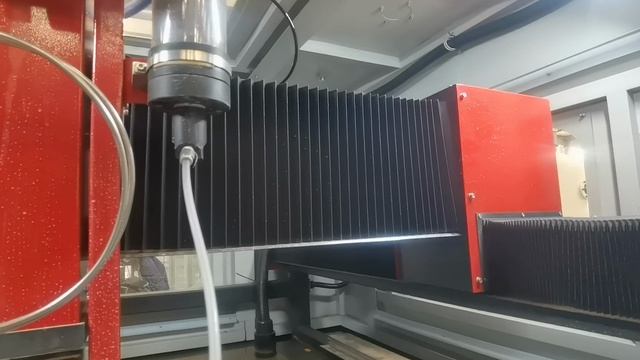 5-осевая гидроабразивная установка с кабинетной защитой HEAD1010BA- 5AB смотреть онлайн