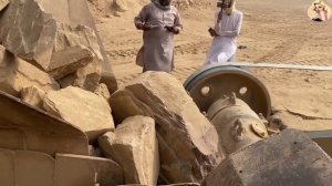 Строительство, дробление щебёнки