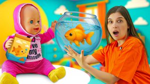 Эмили исчезла без следа!   Маша нашла странные подсказки! Веселое видео для детей