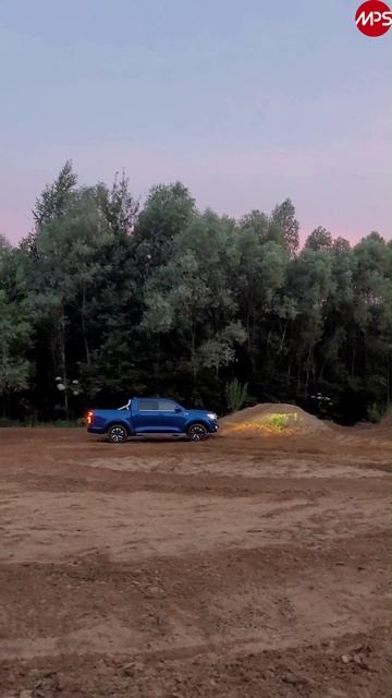 Toyota Hilux против GWM Poer: два рамных на бездорожье. С полным приводом, электроника не задушит? смотреть онлайн