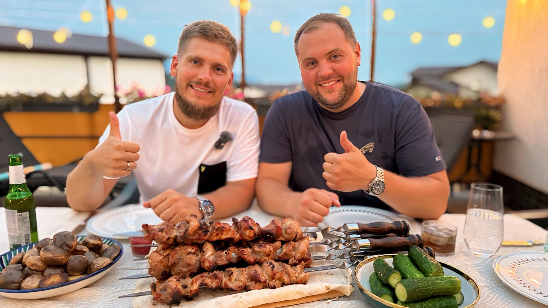 ШАШЛЫК из ИНДЕЙКИ. МАЛОСОЛЬНЫЕ ОГУРЦЫ. КАРТОШКА НА МАНГАЛЕ В СОЧИ смотреть онлайн