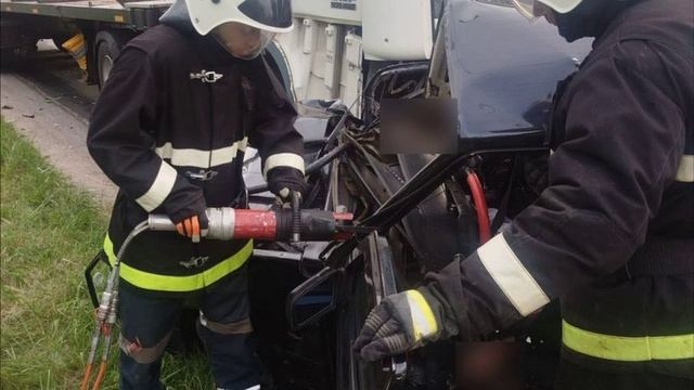 Столкновении фуры и легковушки под Суздалем .Погибли двое взрослых и ребенок. смотреть онлайн