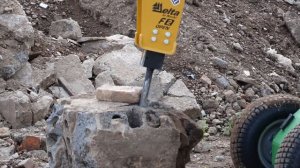 Гидромолот для мини-погрузчика FRONTMEN. Видеообзор