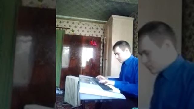 kiss while your lips are still red-) смотреть онлайн