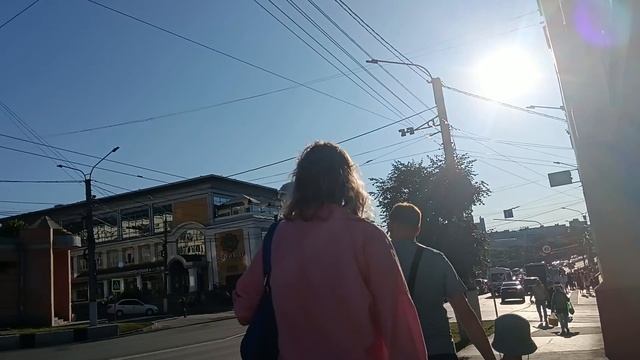 Гуляем вдвоём по центру города с ростиком смотреть онлайн