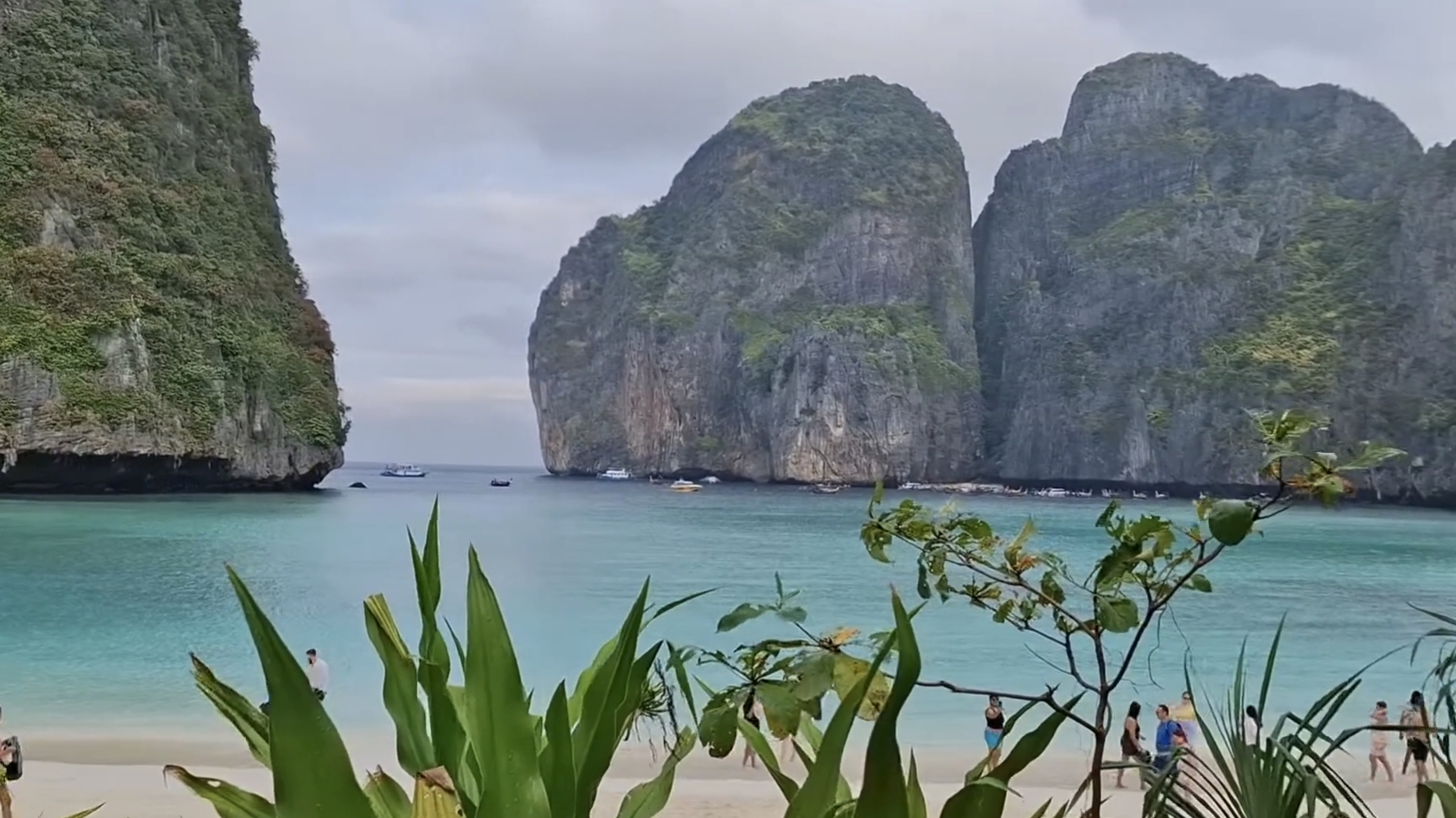 Таиланд 🇹🇭 Пхи Пхи, бухта Мая Бэй. Экскурсия от Пхукет чип тур. смотреть онлайн