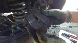 Замена передних тормозных колодок Нива Тревел