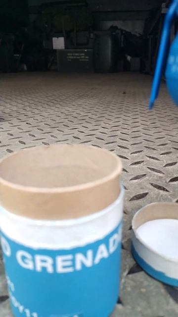 Гранаты NATO. Дымовая и Учебная. смотреть онлайн