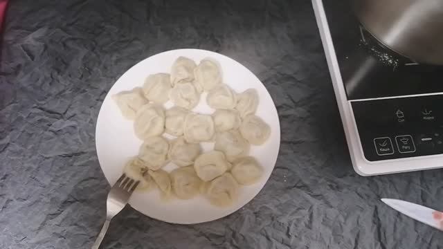Как приготовить пельмени, идеальное тесто смотреть онлайн