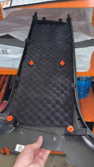 Chery Tiggo 8 Pro Max шумоизоляция дверей, пола и багажника.