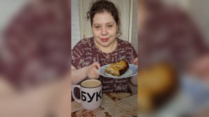 Мукбанг Шарлотка и бла бла бла