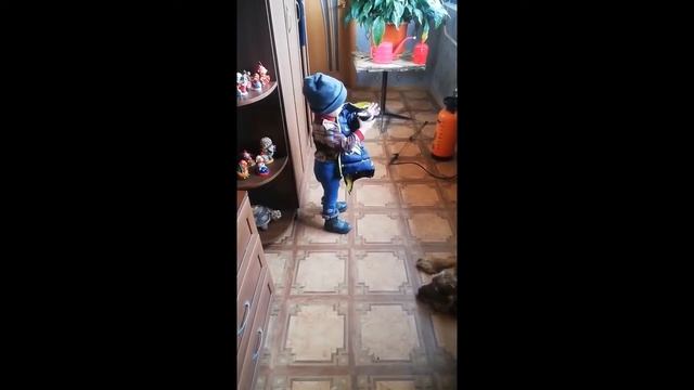Видео бомба! СМЕШНЫЕ ДЕТИ! САМОСТОЯТЕЛЬНЫЙ РЕБЕНОК!