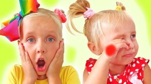 Алиса лечит Еву, а Ева как мама лечит Алису! Видео для детей.