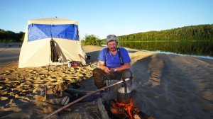 БАТЯ СПАС РЫБАЛКУ. ПЛЯЖ, ПАЛАТКА, КОСТЁР. ОТМЕЧАЕМ ДЕНЬ РЫБАКА. 2 ДНЯ НА РЕКЕ