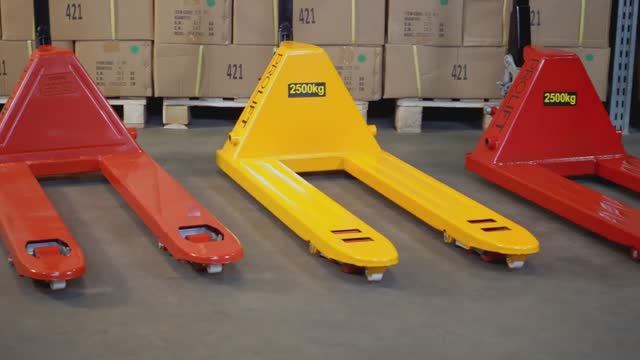 Как выбрать рохлю. Сравнение гидравлических тележек PROLIFT