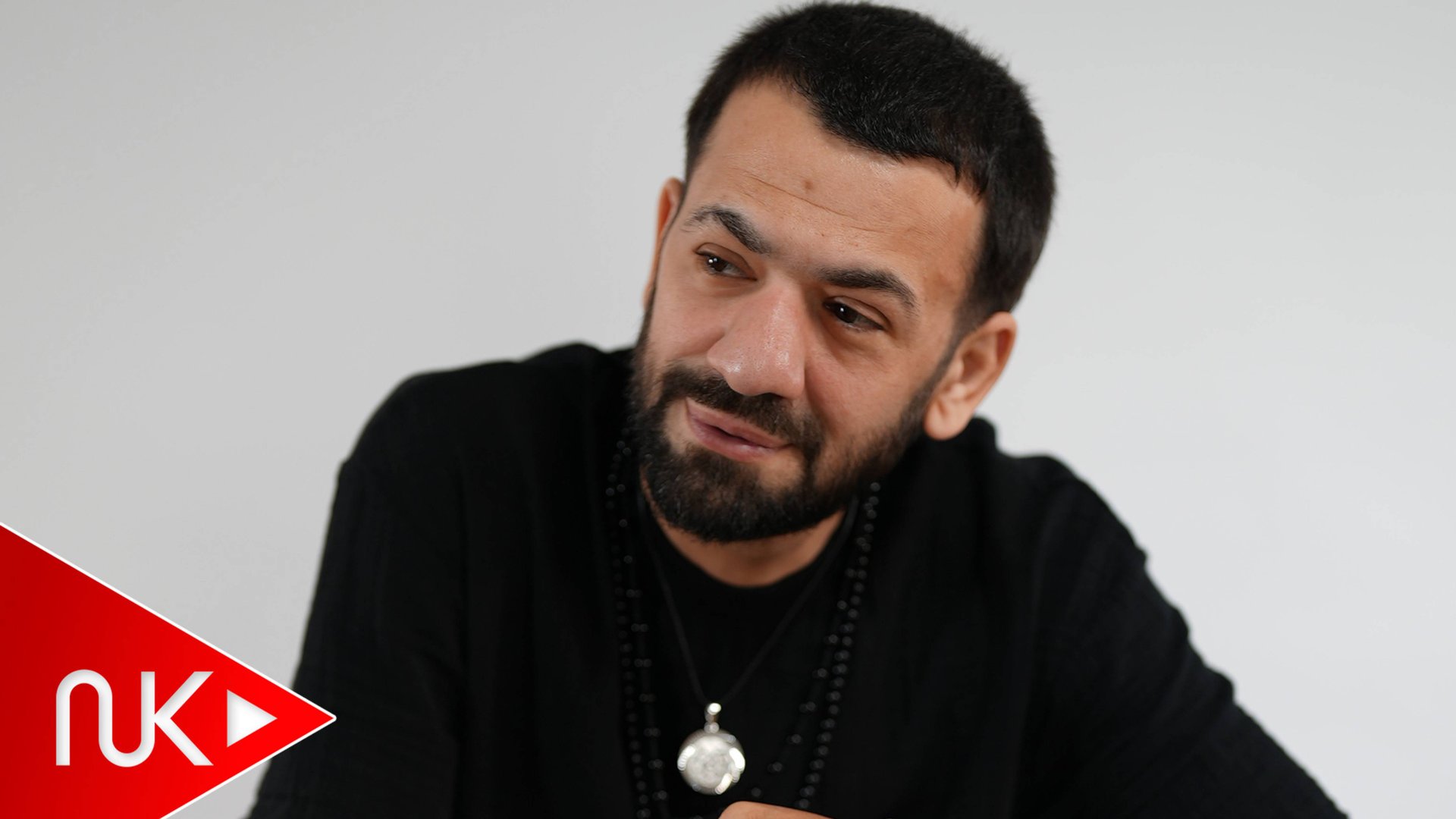 Elnur Valeh - Bir Bilsen смотреть онлайн