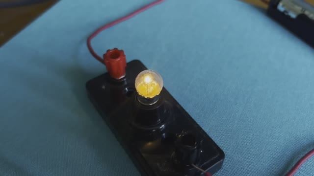 Почему лампа светится смотреть онлайн