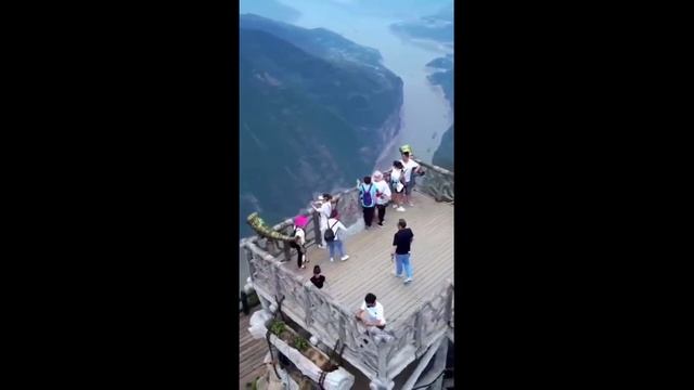 Самые опасные туристические тропы !!! The most dangerous hiking trails!!! смотреть онлайн