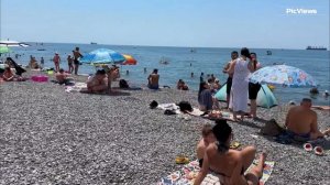Приморский пляж в Ялте сегодня 18 июля 2025. Какая сейчас погода в Крыму. Обстановка на пляже, море