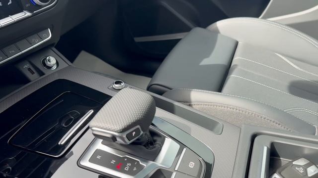 Audi Q5L 45TFSI Quattro 2025 смотреть онлайн