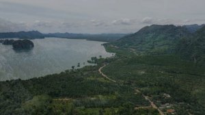 Смотреть видео природы бесплатно: красивые виды полей, неба, гор, водоёмов с дрона