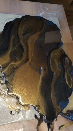 Заливаю часы из эпоксидной смолы