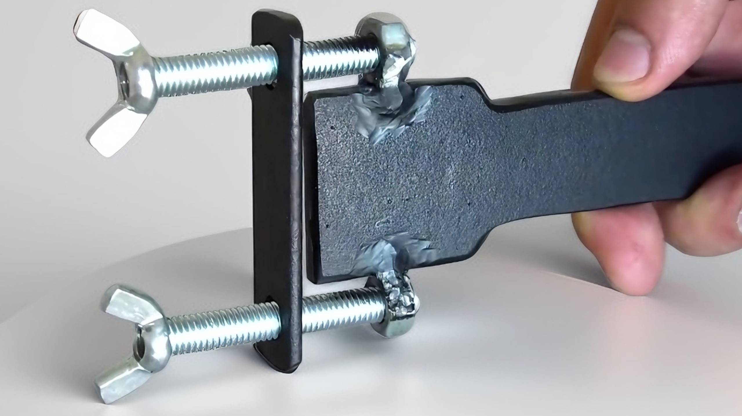 🔧Умный помощник для ремонтников: регулируемый ключ в действии 🛠️ смотреть онлайн