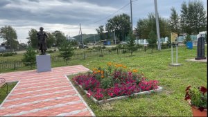 Село Туим. Мемориальный комплекс. Прополка и обзор цветов.