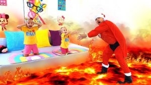 Пол это лава + новые смешанные истории с папой, Алисой и Евой! Видео для детей.