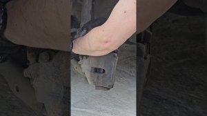 шкода рапид 2015 года 1,6 двигатель. снятие 
осмотр суппорта и колодок