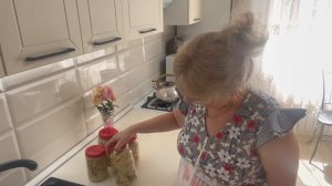 Разложила грибы по банкам//засолка огурцов// обзор цветов//🌸🌺