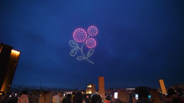 Шоу дронов на День Победы в Магадане смотреть онлайн