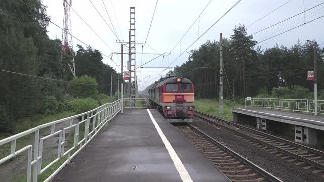 Тепловоз 2М62-1214 (ТЧЭ-23) следует резервом. смотреть онлайн