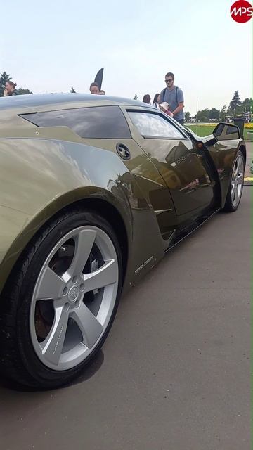 Marussia B2 десять лет назад не поехала - зато собирает толпы сейчас? Российский суперкар на улицах. смотреть онлайн