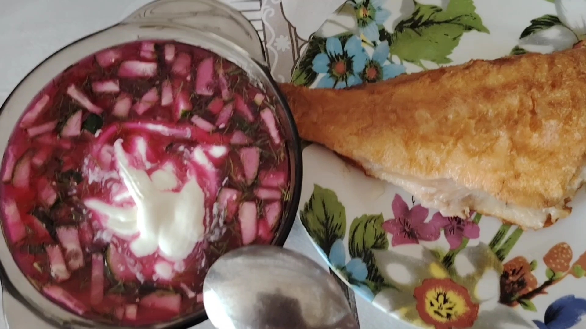 Ейск ! Преображение двора КУПЕЧЕСКОГО дома , холодный борщ - свекольник, морской окунь ! смотреть онлайн