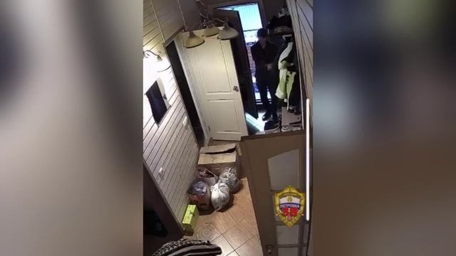 На востоке столицы полицейские задержали подозреваемого в краже из частного дома