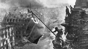 Командиру водрузивших Знамя Победы над Рейхстагом солдат присвоено звание Героя РФ