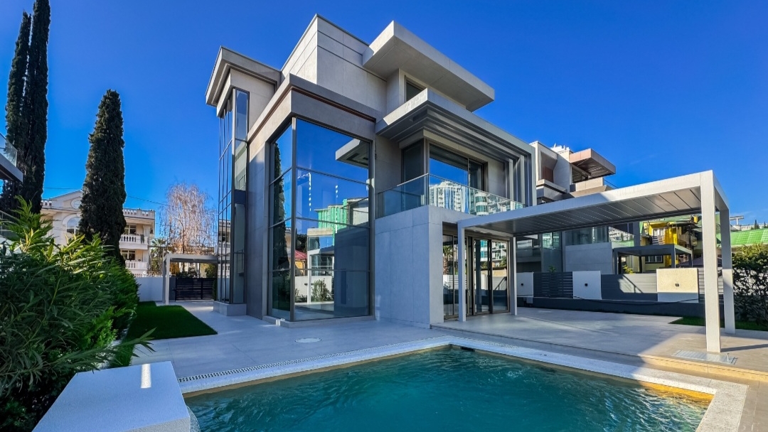 Всего 1 минута до моря смотреть онлайн