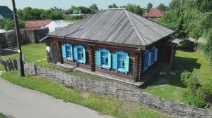 Дом, в котором провёл детские годы В. М. Шукшин село Сростки Бийского района Алтайского края.