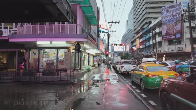 Дождливый день в центре Бангкока 🇹🇭 Прогулка по улицам столицы Таиланда — атмосфера, люди, шум гор