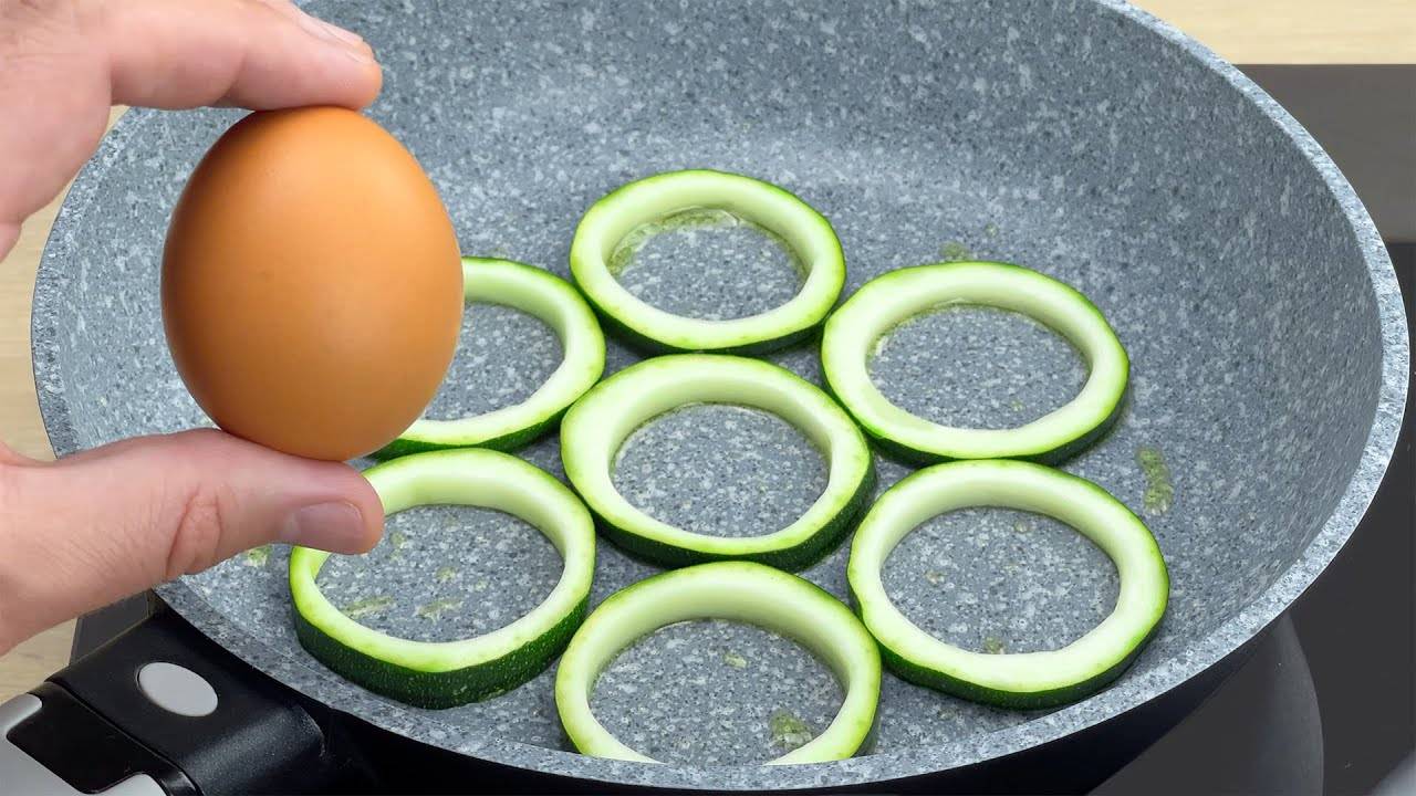 Нарежьте цукини и добавьте яйца! Новый рецепт завтрака с кабачками