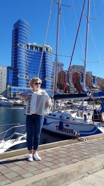 #Яблочко🍎 #ГородуУморяПосвящается🌊 #УльянаАкКОрди аккордеонистка #вживуюещёкруче #accordion