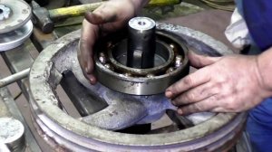 Протачиваю шкив 400мм под подшипник №220. 4К.